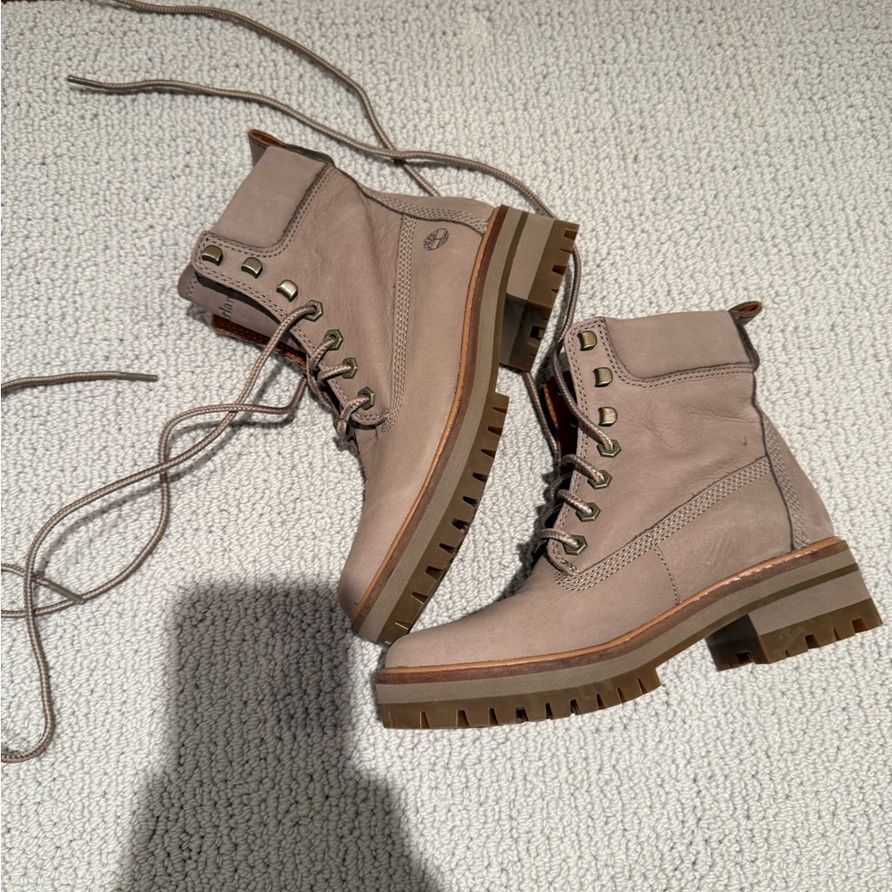 Women’s Timberland boots 5.5 36 NEW